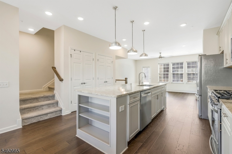 17 Gala Court Livingston NJ 07039