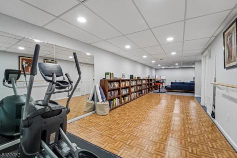 24 Pineview Drive Waldwick NJ 07463