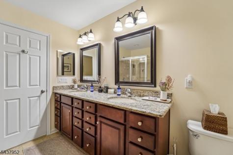 24 Pineview Drive Waldwick NJ 07463