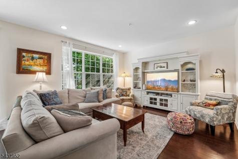24 Pineview Drive Waldwick NJ 07463
