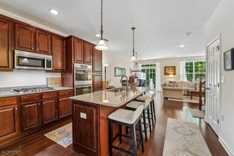 24 Pineview Drive Waldwick NJ 07463