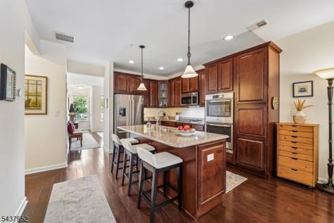24 Pineview Drive Waldwick NJ 07463