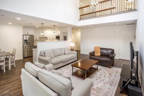 18 Whisper Way Roxbury NJ 07852