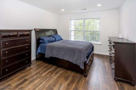 18 Whisper Way Roxbury NJ 07852
