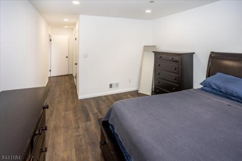 18 Whisper Way Roxbury NJ 07852