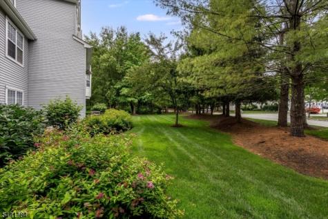 18 Whisper Way Roxbury NJ 07852