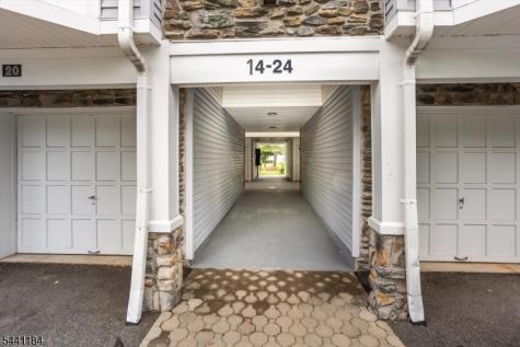 18 Whisper Way Roxbury NJ 07852