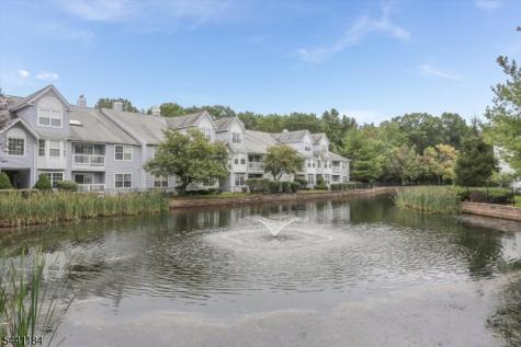 18 Whisper Way Roxbury NJ 07852