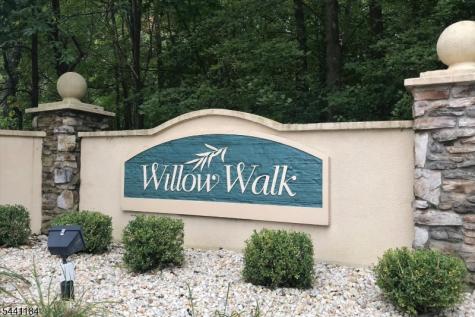 18 Whisper Way Roxbury NJ 07852