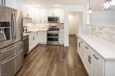 18 Whisper Way Roxbury NJ 07852