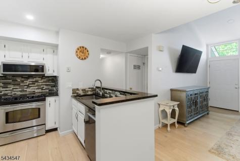 78 Sage Court Bedminster NJ 07921