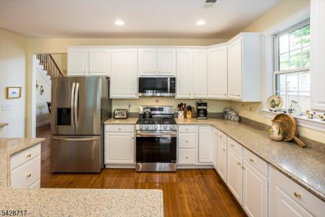 23 Wyckoff Way Chester NJ 07930