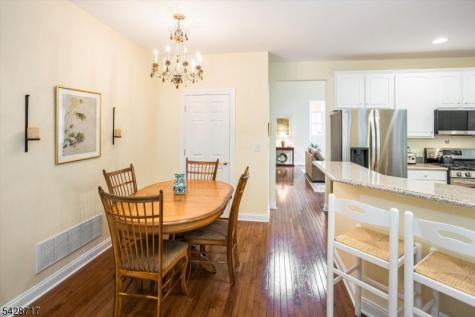 23 Wyckoff Way Chester NJ 07930