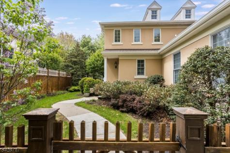 23 Wyckoff Way Chester NJ 07930