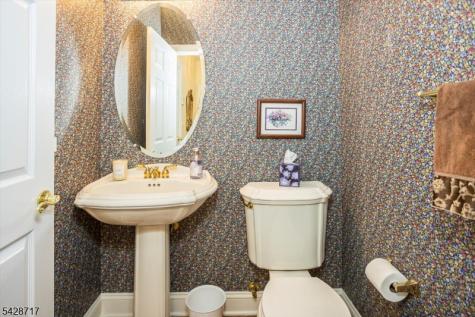 23 Wyckoff Way Chester NJ 07930