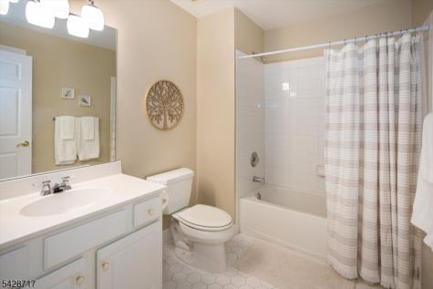 23 Wyckoff Way Chester NJ 07930