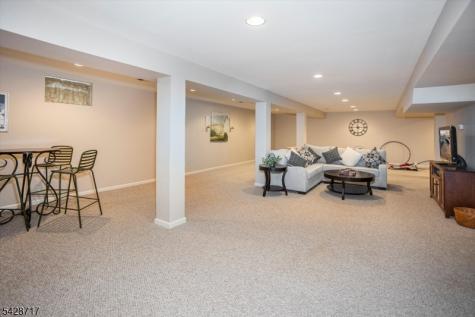 23 Wyckoff Way Chester NJ 07930
