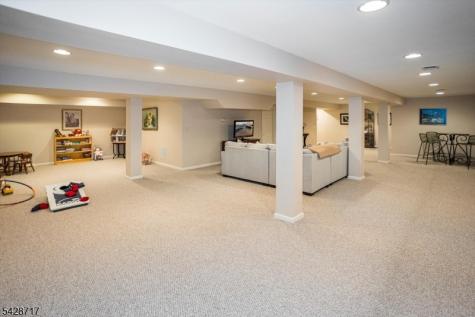 23 Wyckoff Way Chester NJ 07930