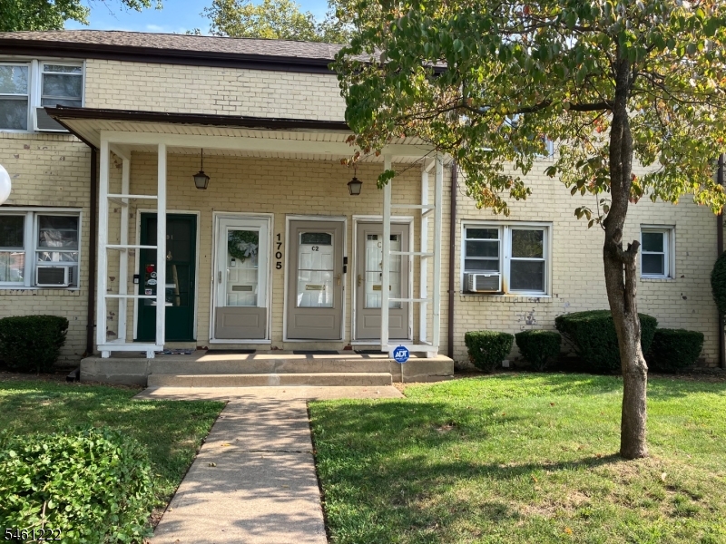 1705 Wood Avenue Roselle NJ 07203