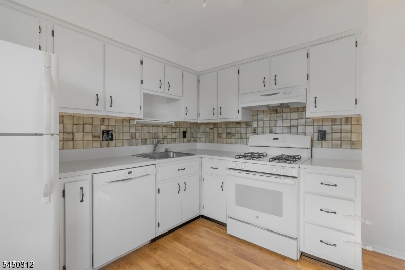 38 Foxhall Middlesex NJ 08846