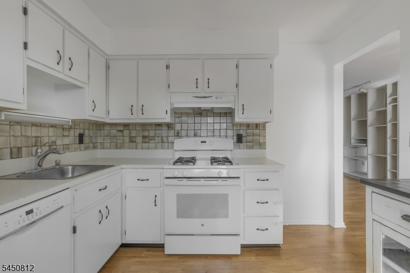 38 Foxhall Middlesex NJ 08846