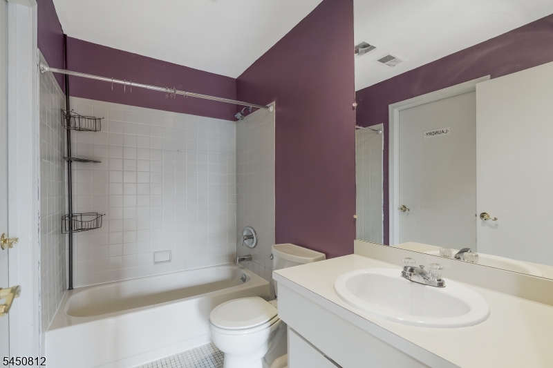 38 Foxhall Middlesex NJ 08846