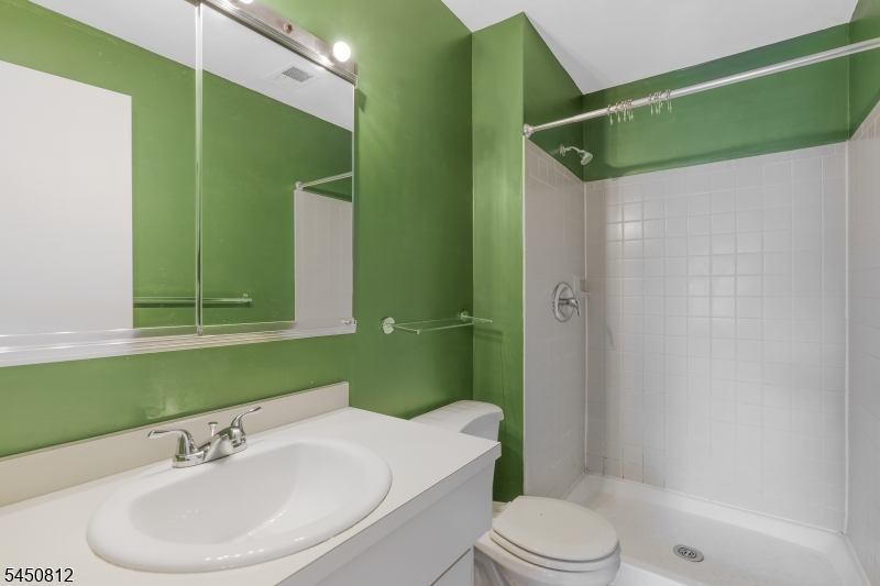38 Foxhall Middlesex NJ 08846