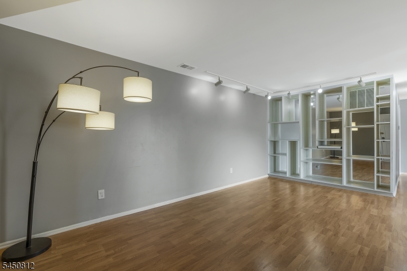 38 Foxhall Middlesex NJ 08846