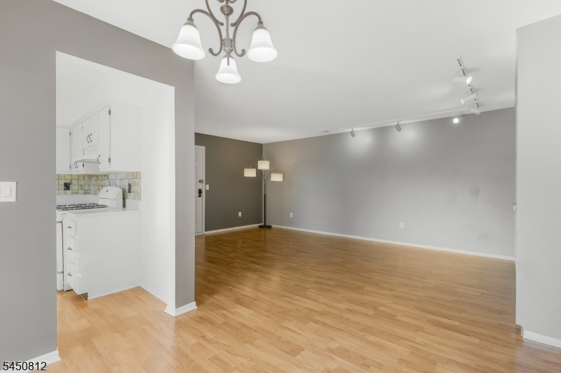 38 Foxhall Middlesex NJ 08846