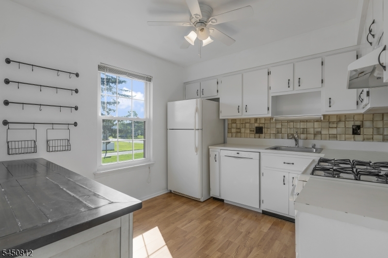 38 Foxhall Middlesex NJ 08846
