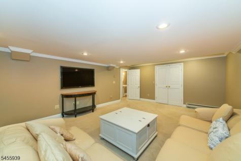 31 Lockley Court Mountain Lakes NJ 07046