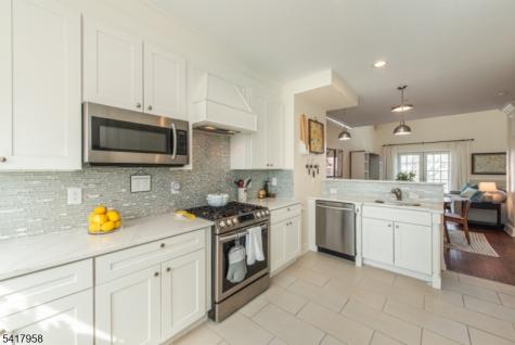 21 Riverbend Court New Providence NJ 07974