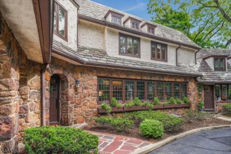 27 Village Green Court South Orange Village NJ 07079