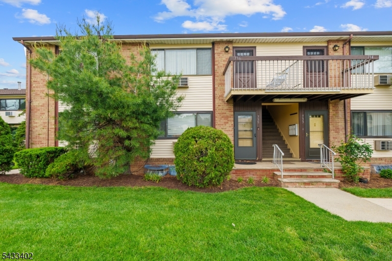 735 Cricket Lane Woodbridge NJ 07095