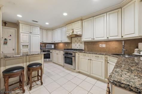 7 Valen Court Franklin Lakes NJ 07417