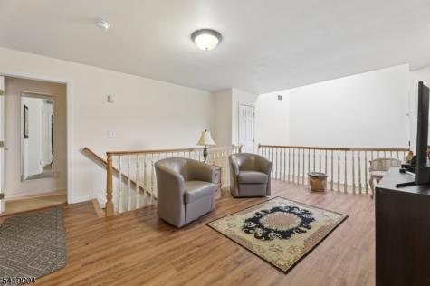 7 Valen Court Franklin Lakes NJ 07417