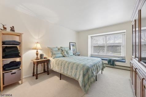 7 Valen Court Franklin Lakes NJ 07417
