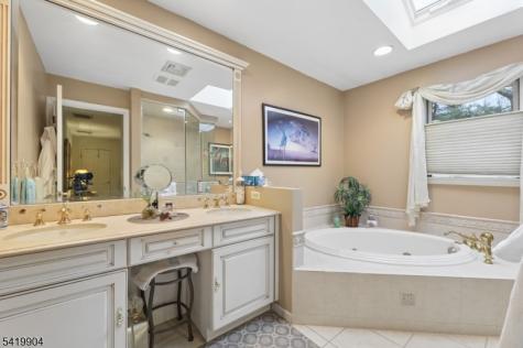 7 Valen Court Franklin Lakes NJ 07417