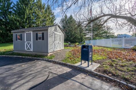 107 Huckleberry Court Readington NJ 08887