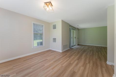 107 Huckleberry Court Readington NJ 08887