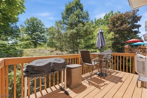 28 Mountainside Drive Pompton Lakes NJ 07442
