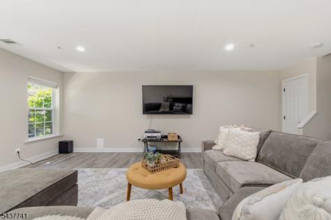 28 Mountainside Drive Pompton Lakes NJ 07442