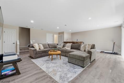 28 Mountainside Drive Pompton Lakes NJ 07442