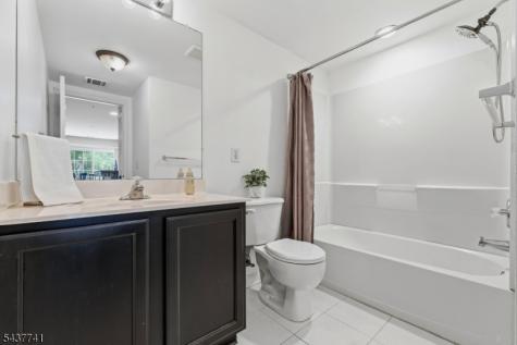 28 Mountainside Drive Pompton Lakes NJ 07442