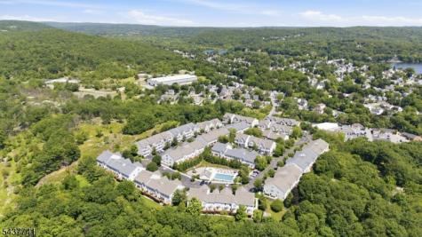 28 Mountainside Drive Pompton Lakes NJ 07442