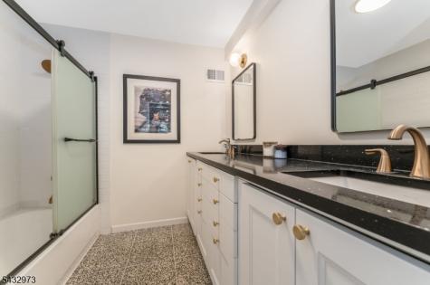 242 Laurel Court Readington NJ 08889