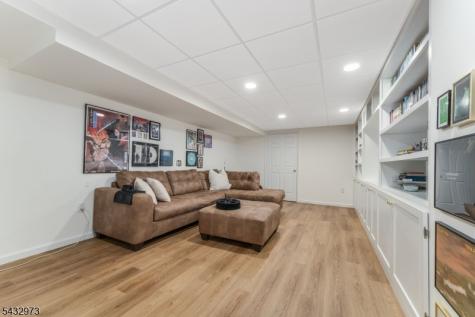 242 Laurel Court Readington NJ 08889