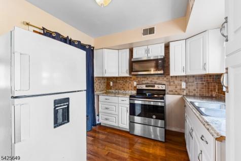 311 Cheyenne Road Andover NJ 07848