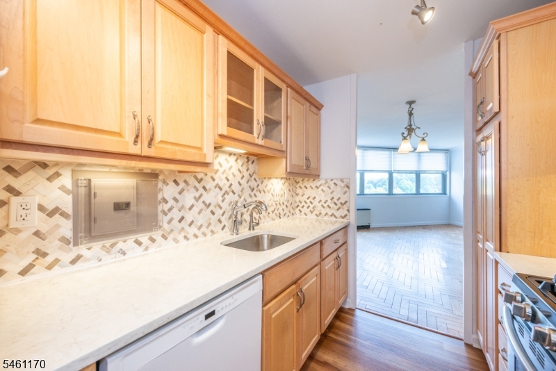 530 Valley Road Montclair NJ 07043