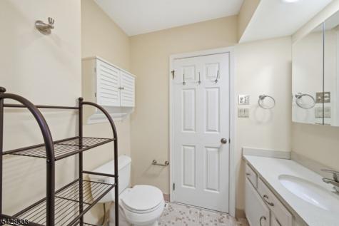 203 Knoll Way Rocky Hill NJ 08553